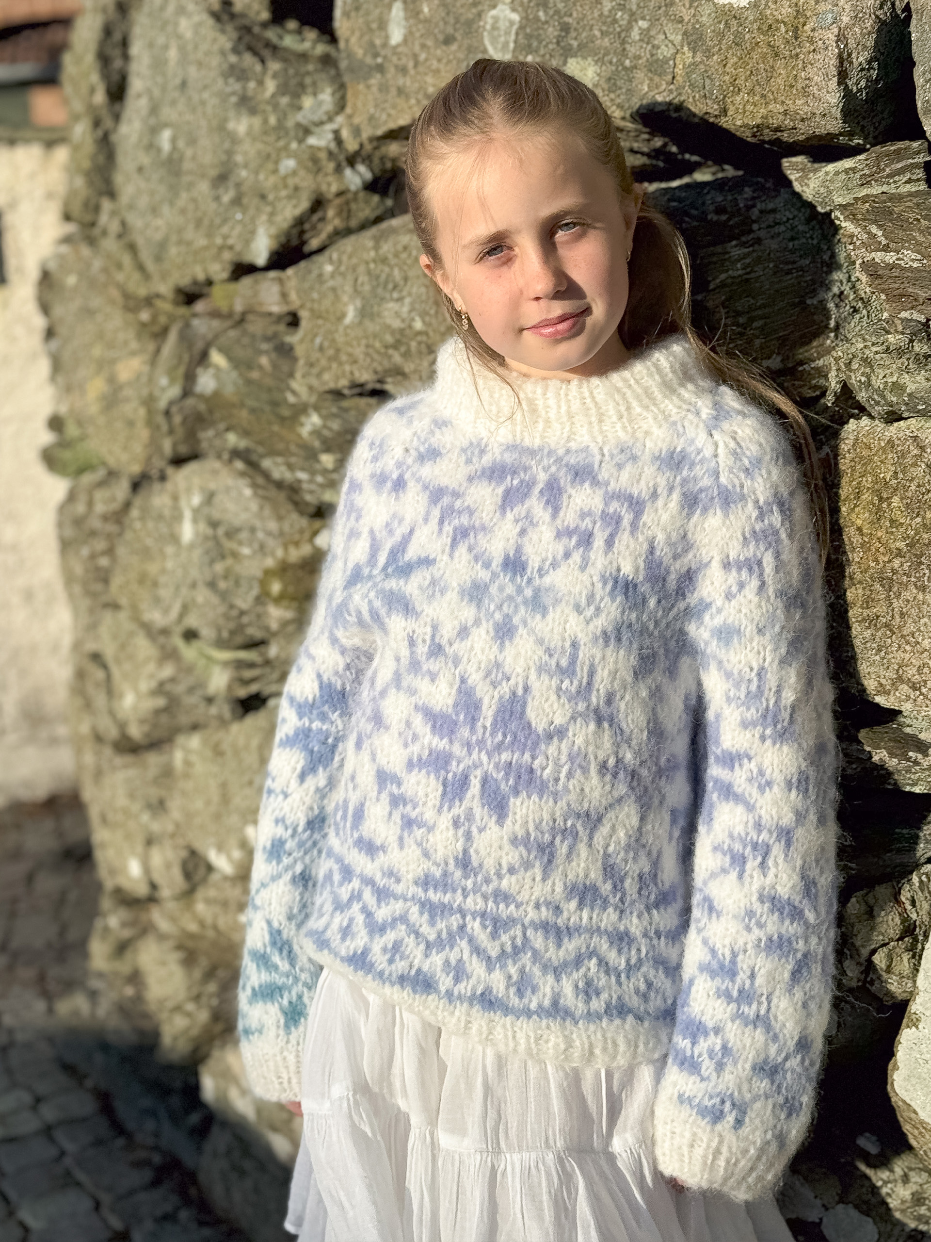 125-24 Carly barntröja (Fnugg in Flerence + Caness)