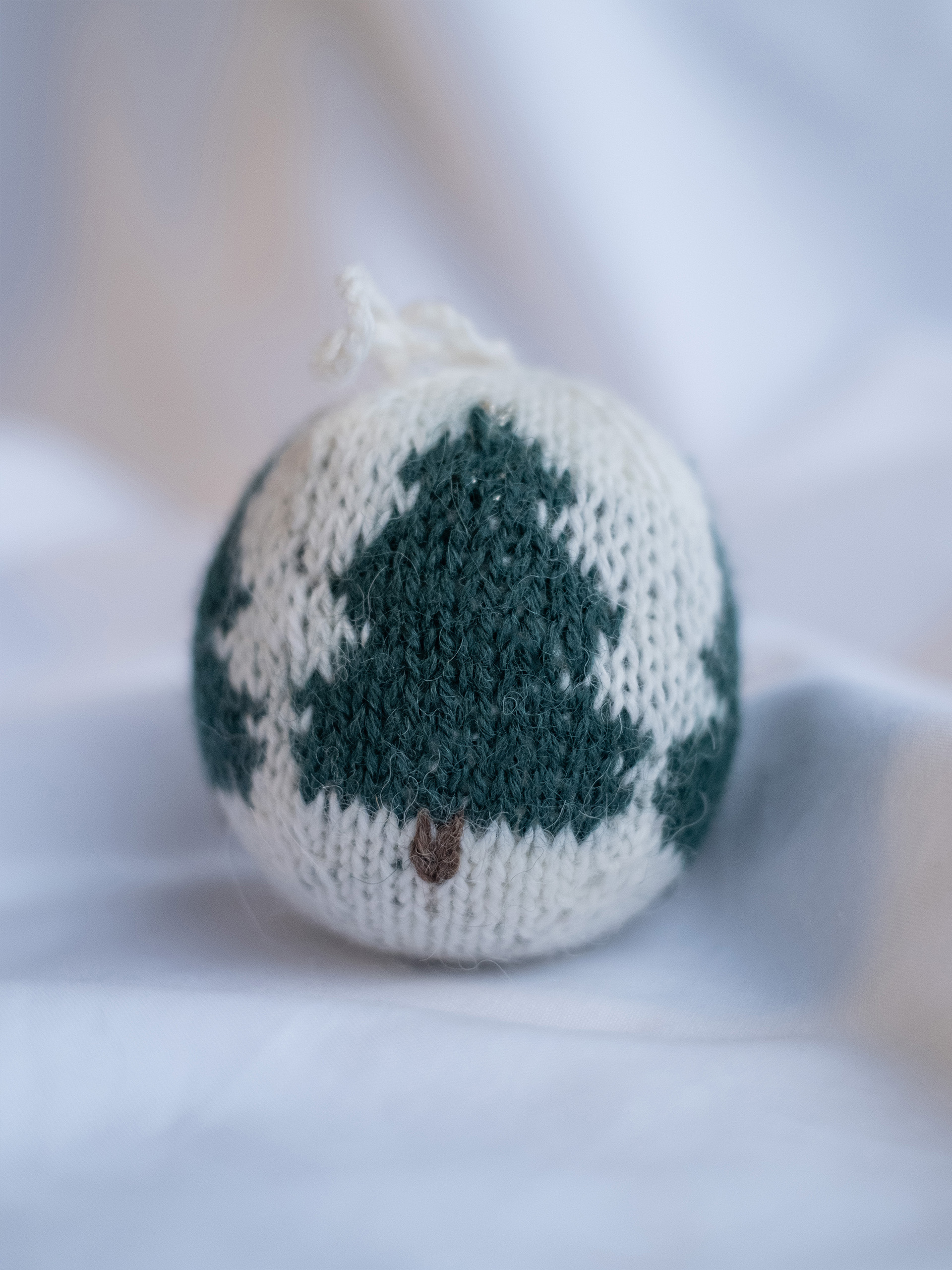 132-04 Du grønne glitrende julekule