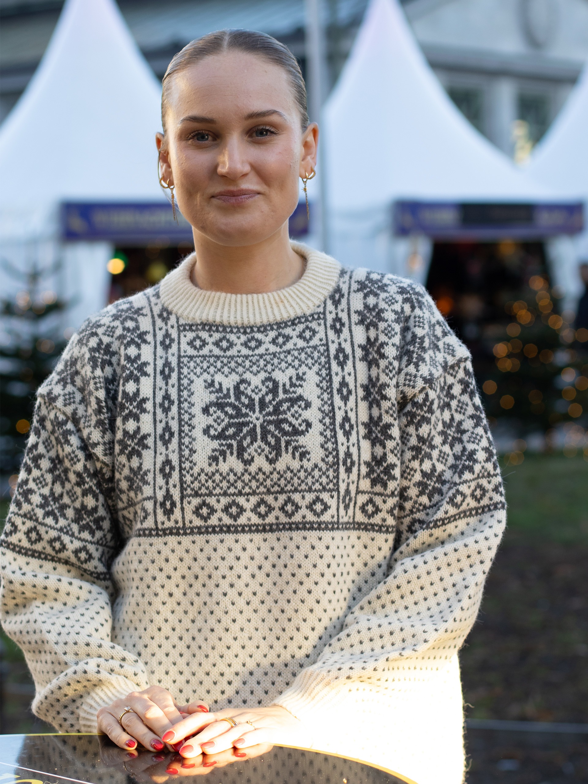 137-15 Røisheim genser