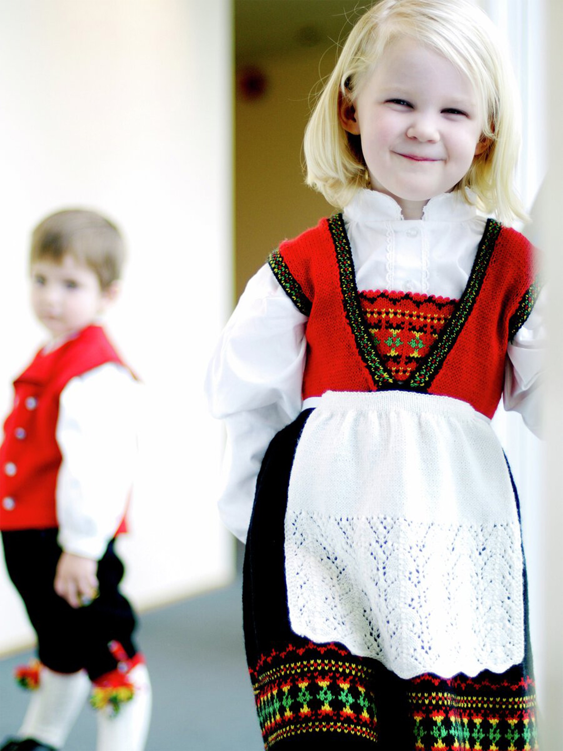 493-01 Hardanger festdrakt