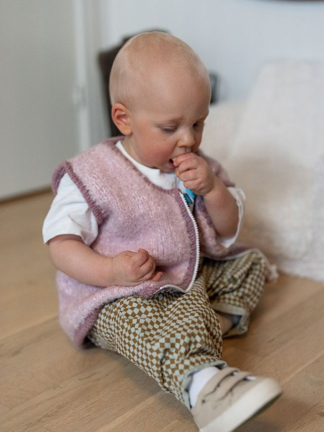 621V-02b ARLO knit väst mini