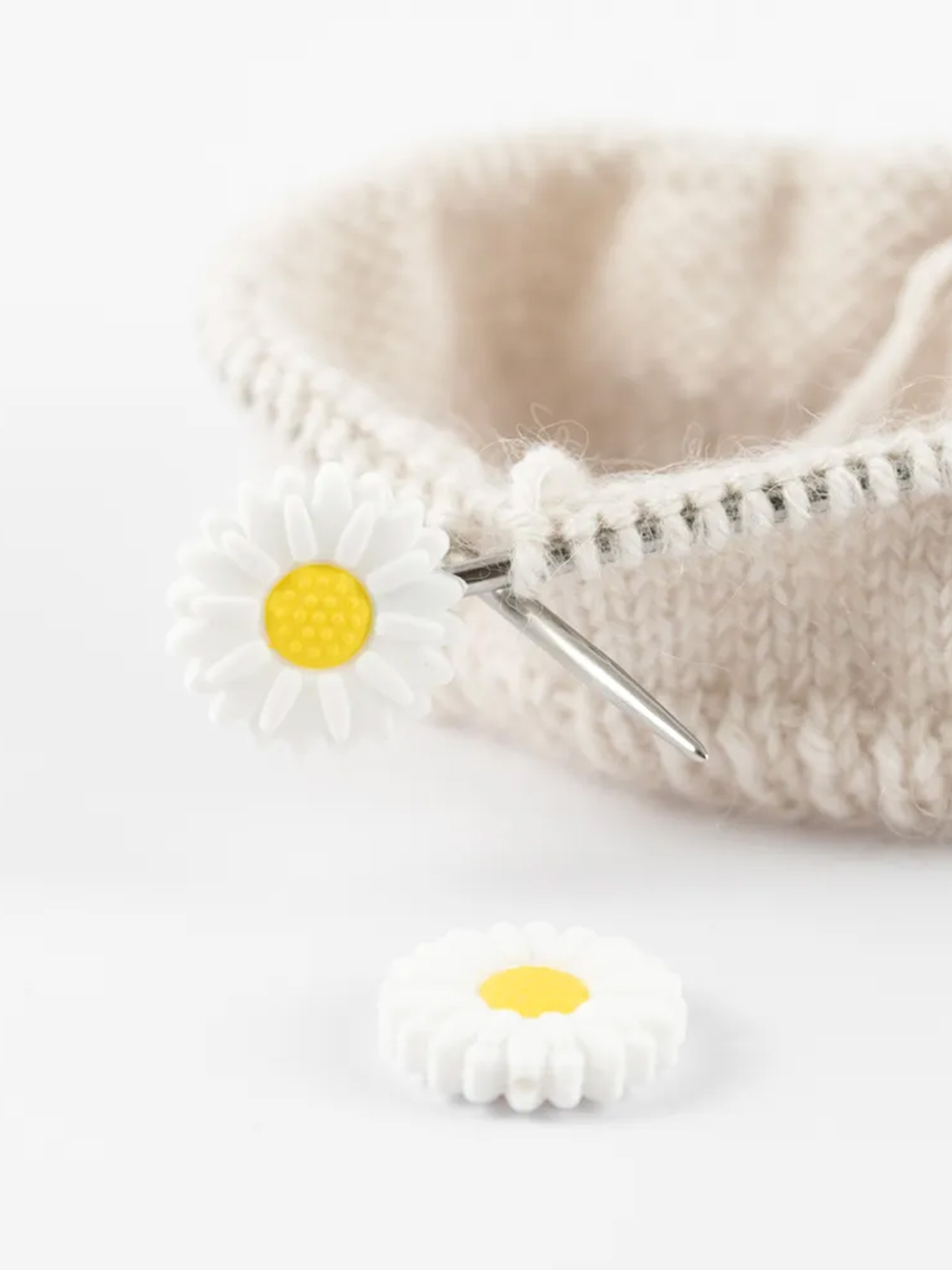 Maskestopper - hvit blomst